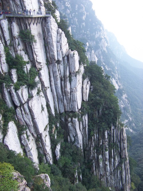 SongshanThese incredible rocks make up what is known as Shuce Cliff, one small part of the Songshan 