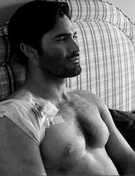 auscap: Tyler Hoechlin - The Domestics