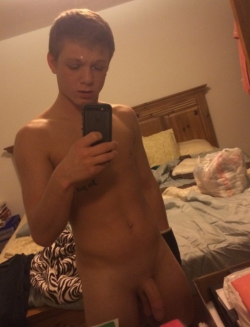 Kinky Lad porn pictures
