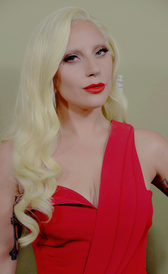 ladygagaqueenedit:  Lady Gaga en la premiere de American Horror Story: Hotel en el Regal Cinemas, en New York. (03/10/2015)