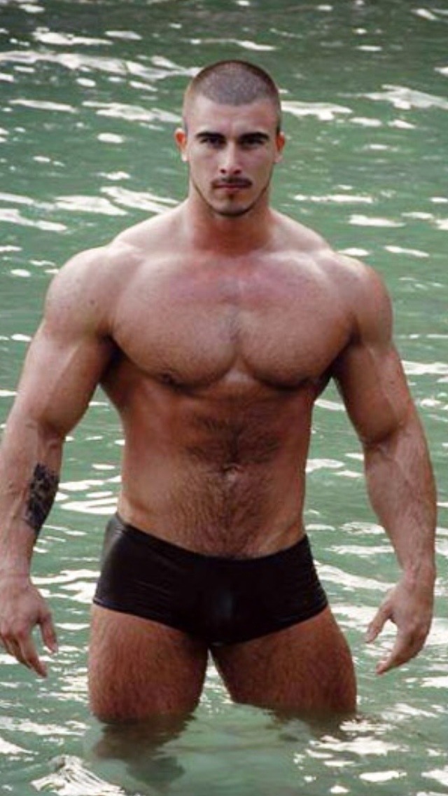 aplethoraofmen:  He’s a god!