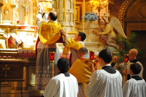 theraccolta:  Solemn High Mass at St. Josaphat’s in Detroit