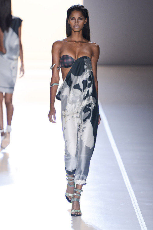 capitalistgold:Daiane Sodré x Animale ss14 - SPFWEstaban&rsquo;s enjoyment