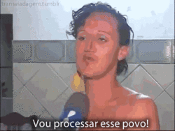 Gente que te abraça ou te toca, só pra secar a mão em você.