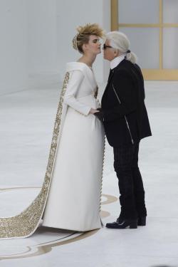 mulberry-cookies:  6 Months Pregnant Ashleigh Good and  Karl Lagerfeld @ Chanel Fall 2014 Haute Couture