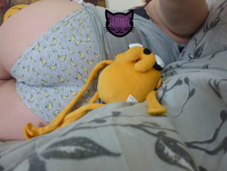 fishnetxhousepet:  theunicornkittenkween:  fishnetxhousepet:  Too many anons not enough pics of my butt  We have matching plushies! :)  Aww that’s awesome!! I got ‘im from a good friend of my for my birthday last year :33