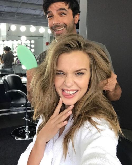 harryjoshprotools: Always a blast with this bombshell Beautiful  @JosephineSkriver rocking perfect h