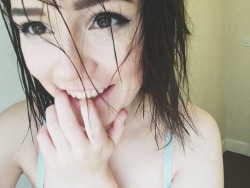 S3X-Addicti0N:  Usually Don’t Reblog ‘Selfies’ But Oh My Gosh Her Eyes Are