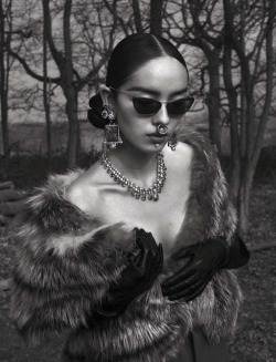 joga:    Sun Fei Fei in Vogue Italia, June