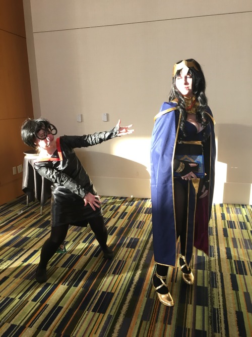 emmajiqrubini: I cosplayed Edna Mode from The Incredibles at Holiday Matsuri and needless to say I spent the day hunting down characters with capes and getting irrationally angry at them