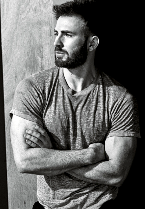 dailyevanstan:  Chris Evans for The Royals Magazine photoshoot by Mario Sorrenti 2016. 