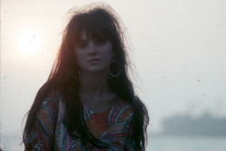 soundsof71: the60sbazaar:  Linda Ronstadt  by Michael Ochs, 1970 