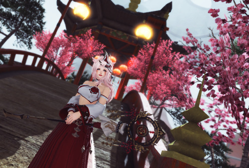 This glam is one of my absolute favoriters in the game!  ❤ ❤ ❤ Wanted to capture that Shrine Maiden 