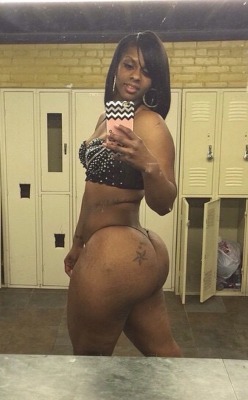 wobblies-and-puzzles:  bigclitblackwomen: