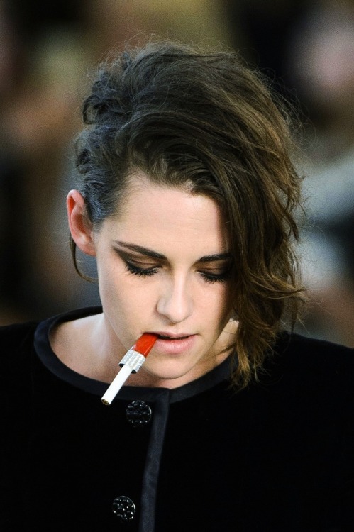 v-oxs:  Kristen Stewart at Chanel Couture A/W 2015  babe