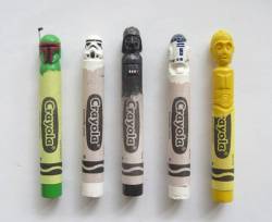 artmesohard:  These little figures were created by artists Hoang Tran. Using Crayola crayons, the artist carved these figures of popular culture and melted wax for the different colors. 