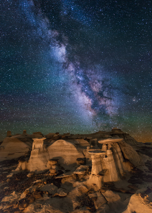 theencompassingworld: Milky Way over Bisti Badlands, New Mexico | by Wayne PinkstonMore of our amazi