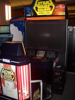 fuckyeah1990s:  Star Wars trilogy arcade
