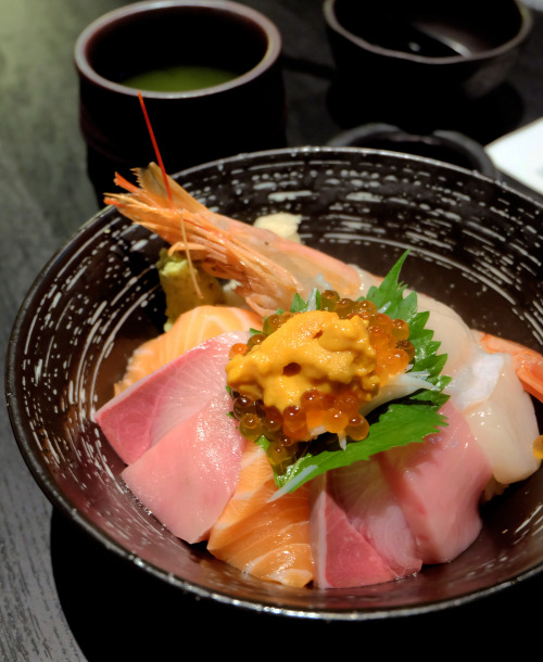 Premium Kaisen Irodori Don- fresh uni, plump hotate, briny-sweet ikura, salmon sashimi, hamachi, aka