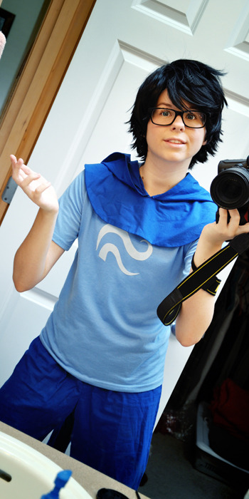 riceballhika: one day i will have photos of my god tier that aren’t selfies one day