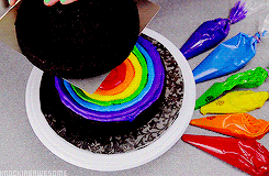 knockingawesome:  rainbow cake with rainbow jelly beans © 
