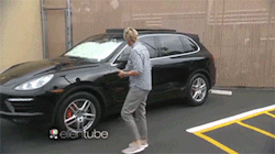 we-all-have-a-storyyy:sizvideos:Ellen gets pranked by Matt LauerHere’s the video