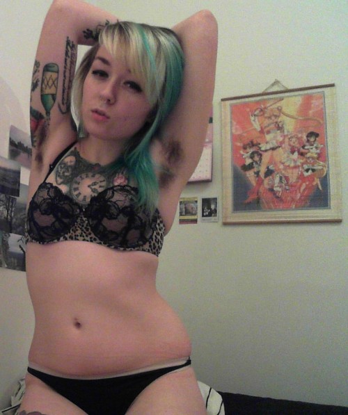 achselhaare:merbabeishxo:kay so i miss being blonde now wtfI reblogged your photo on www.dont-shave.