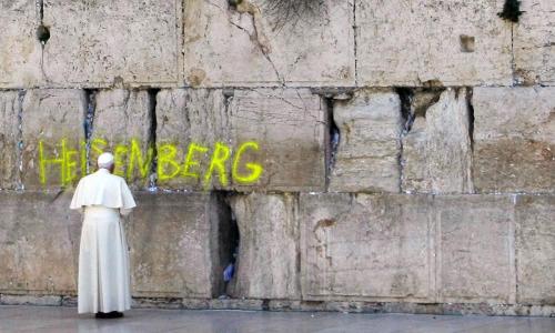 breakingbadfriends:Pope Francis at the Western Wall. (x) 