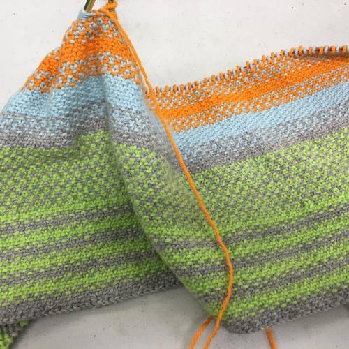 Finally getting some progress on my Ravet Blanket #knitting #linenstitch #skacel #cascadeyarns (at 