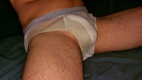 xnpee:  just a small pee in my bed 