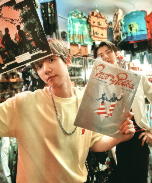 BAEKHYUN PRESENT ; Gift