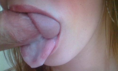 cumshotcorner: I swallow your cum! naturalwildgirls.com/bukkakeparty/