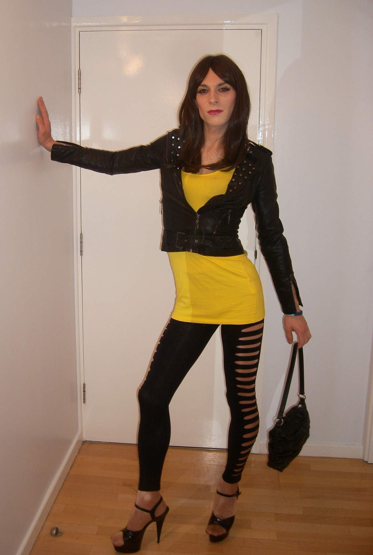 hgillmore:  Well Dressed Crossdressers and Transgendered Women 