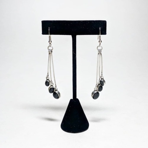 Really cool onyx Sterling dangle earrings (coming soon)......#vintagejewelry #onyxjewelry #sterlings