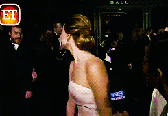 thisisnotmyfairytaleendingg:  Jennifer Lawrence swarmed by family after her Oscar