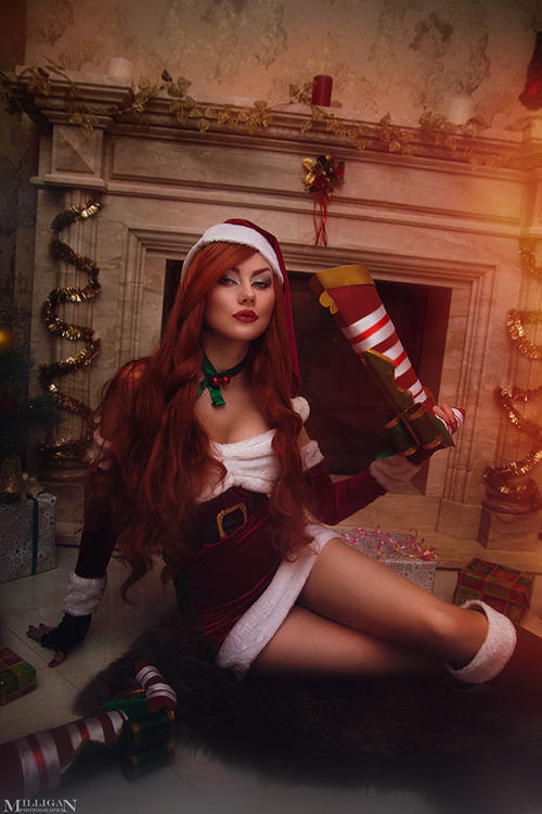 League of Legends Kataros as Katarina Torie as MFIris as Nidaleephoto by me  