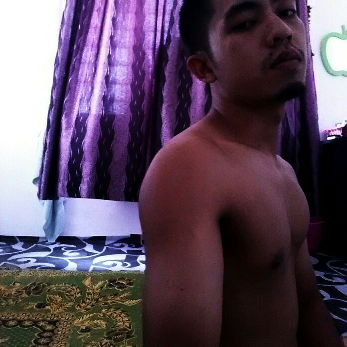 mlybigdick:  ourjejakajambu:  Mohd Hanafi namanya. Orang Kedah tapi kerja kat JB..ID