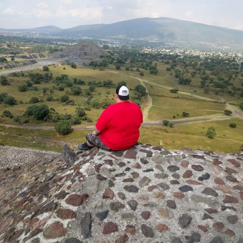 Pirámide del Sol ☀️ ✔️ (en Piramides De Teotihuacan)https://www.instagram.com/p/BprhGUQAIo_/?utm_sou