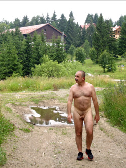 Stocky-Men-Guys:  Streakers:  After A Morning Run Near The Hotel Thanks Jano45 For