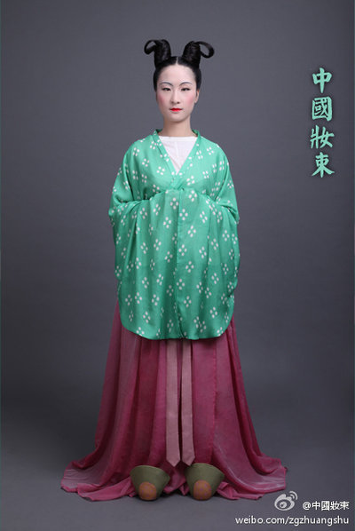 stalintortoise:  Chinese Hanfu.