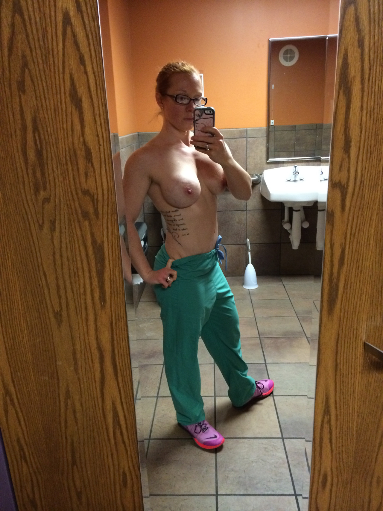 dawnnaughtynurses:  Dawnnaughtynurse…..love nurse selfies!