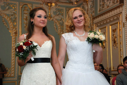 gaywrites:See these women? Their names are Irina Shumilova and Alyona Fursova, and last week, they g