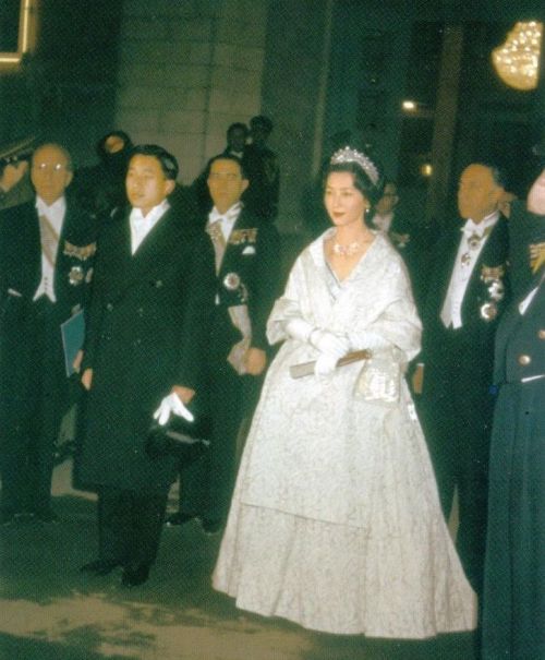 vintage-iran: Crown Prince Akihito and Crown Princess Michiko of Japan in Iran- November 15,1960