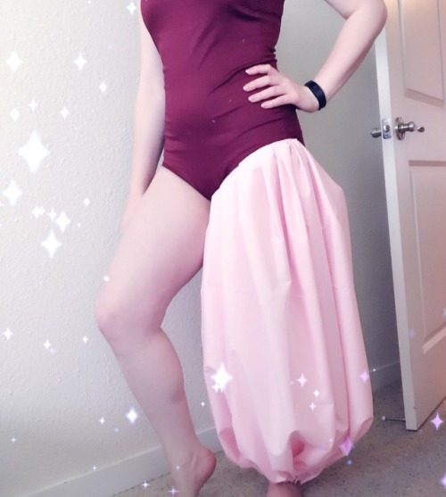 Finally making some progress on Sumomo!!! Everything is just pinned rn, but I was so scared of makin