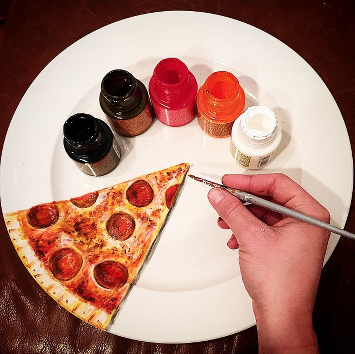 Еду легко ком. Пицца для рисования. Идеи для рисунков еда. Тарелка с едой для рисования. Реалистичные рисунки еды.