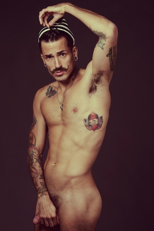 rimmedglasses:  CUM See More “Man Candy”  http://rimmedglasses.tumblr.com