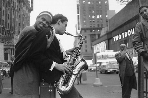 wehadfacesthen:Times Square, New York, 1962, photo by William Claxton