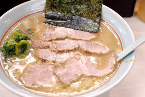 地元のラーメン屋「くいば」