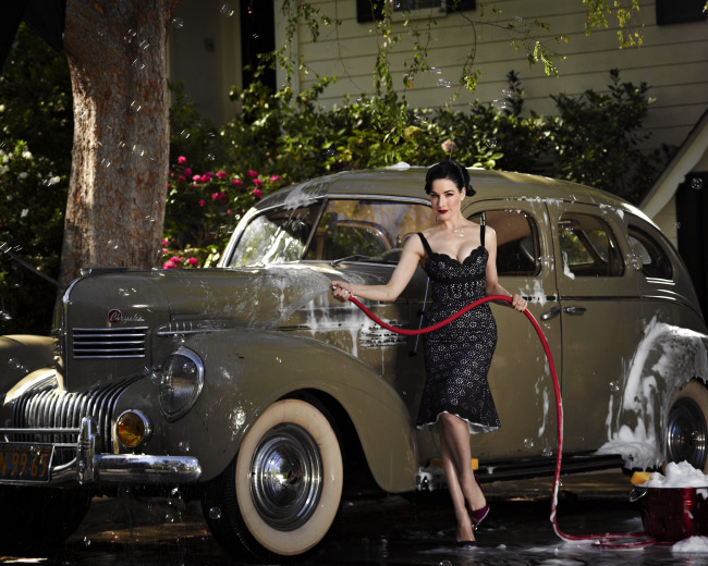 coutureatelier:Dita von Teese for InStyle magazinePhotos by Douglas Friedman
