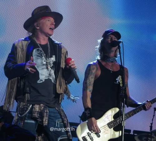 alexandralove29:  Guns n’ Roses//Buenos Aires  04.11.16 (Photos by Margott Hinostroza)